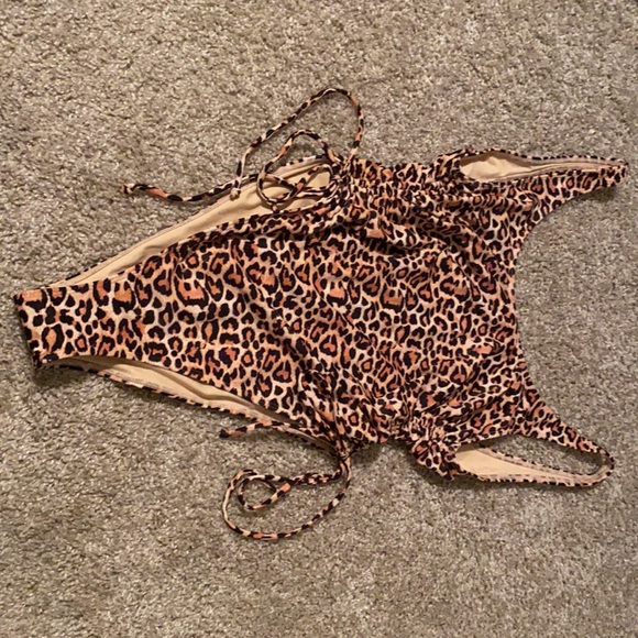 One piece leopard print bathing suit brand new never worn perfect condition - Picture 2 of 5
